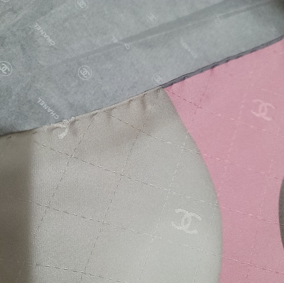 SOLD‼️Chanel pearl scarf silk size 90×90 - Picture 12 of 14